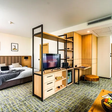 Hotel B1 3*