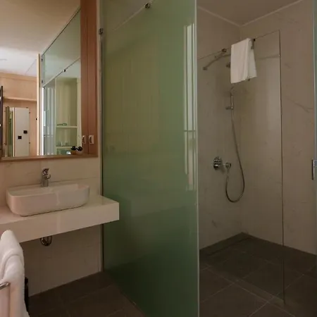 Hotel B1 3*